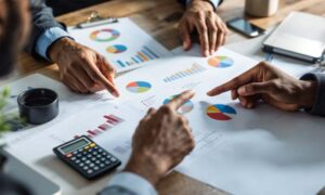 manfaat ilmu ekonomi